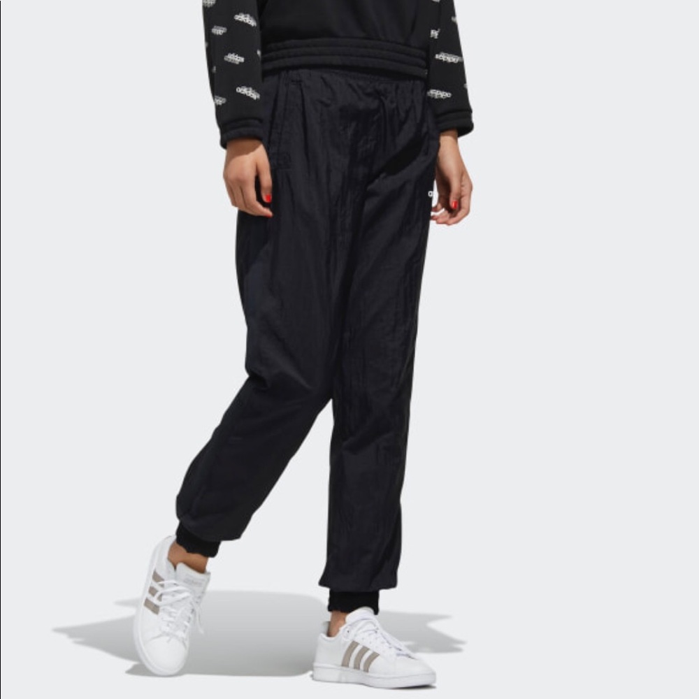 Adidas Women's Sportswear Favorite Woven